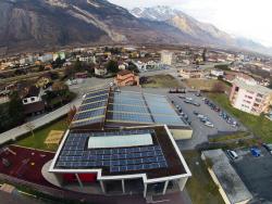 Depuis 2011, la commune de Saxon a réalisé 8 installations photovoltaïques d’une capacité totale de 700 kWc. La production annuelle atteint quelque 733’700 kWh/a.