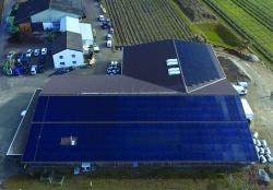Seit Frühling 2018 poduziert der Spargelhof eigenen Solarstrom, welcher Spargeln und Gemüse unabhängig vom Stromnetz kühlt.